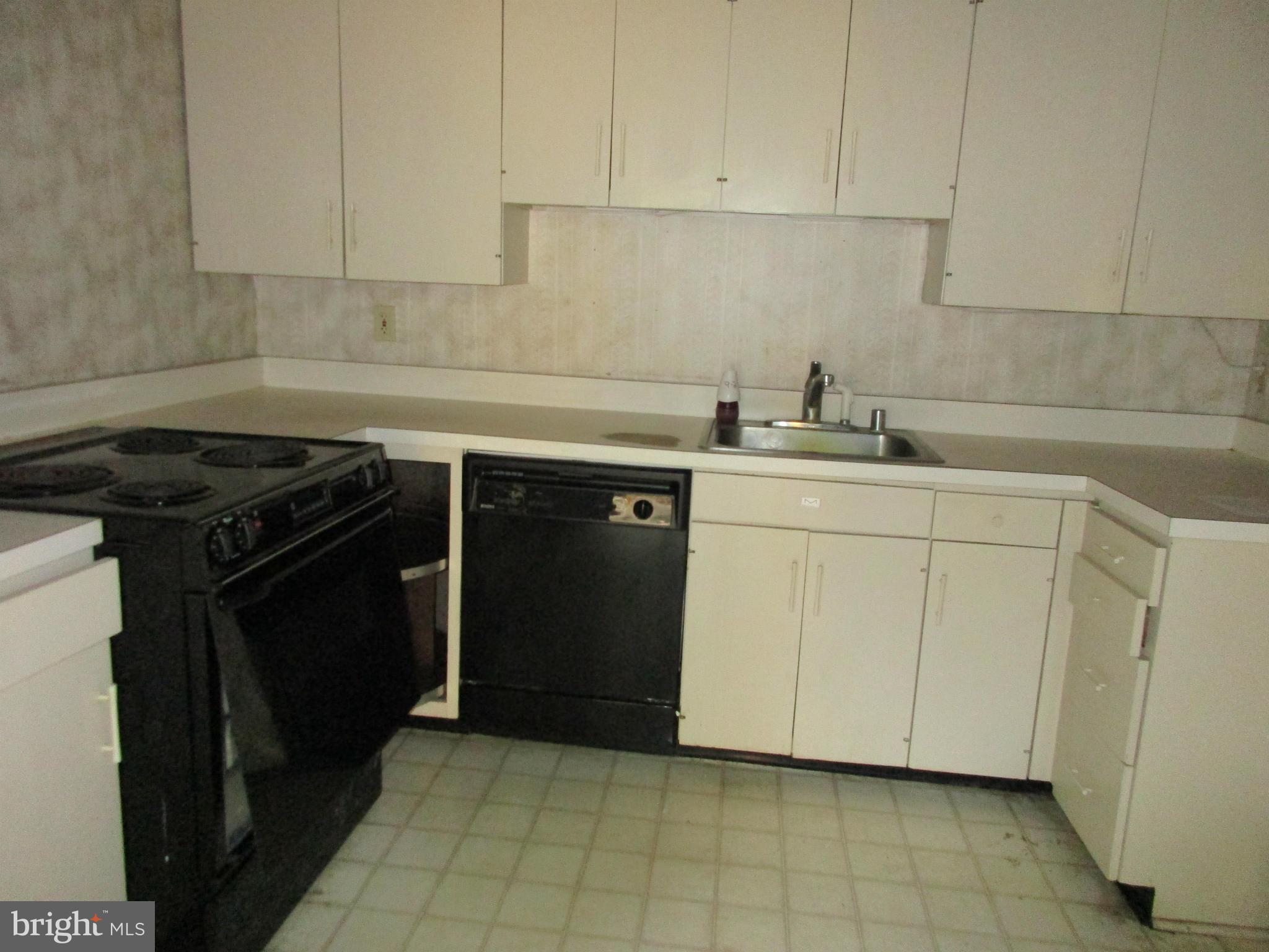 645 Governor Bridge Road Davidsonville, MD 21035 - Photo 7 of 12 Kitchen