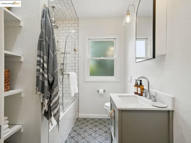 $1,320,000 | 3712 Maple Avenue, Oakland, CA 94602