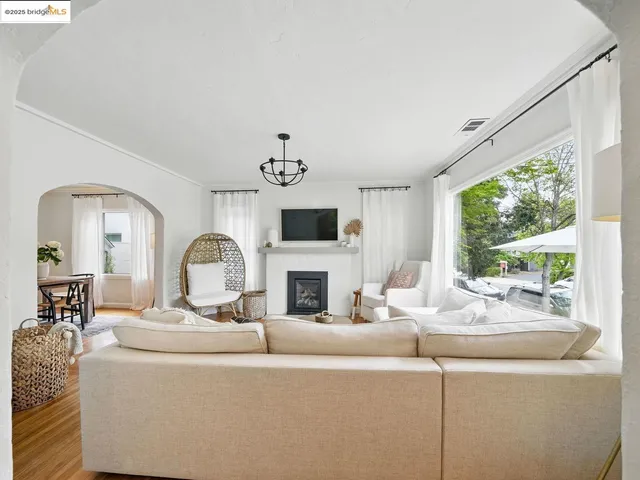 $1,320,000 | 3712 Maple Avenue, Oakland, CA 94602