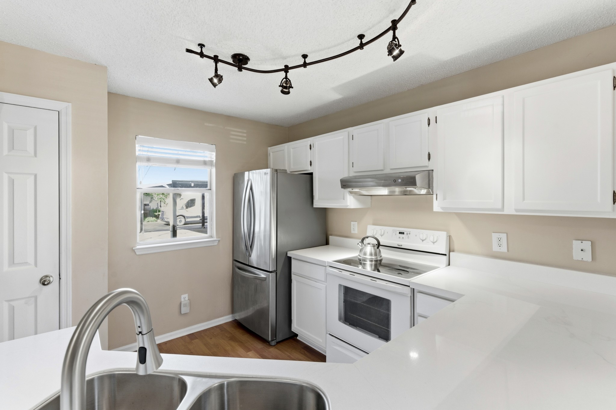 2009 Emery Lane Franklin, TN 37064 - Photo 13 of 39