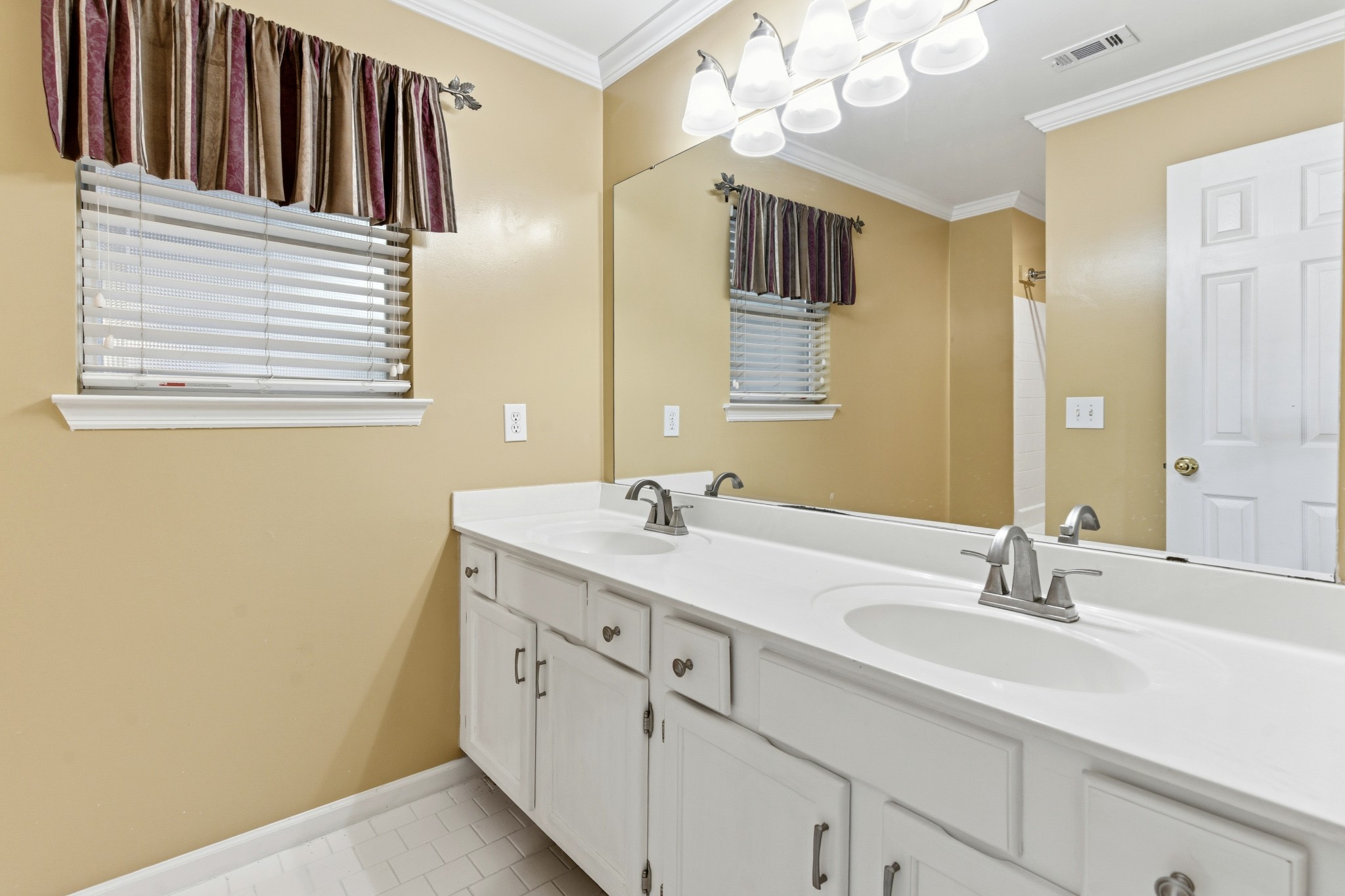 2009 Emery Lane Franklin, TN 37064 - Photo 20 of 39