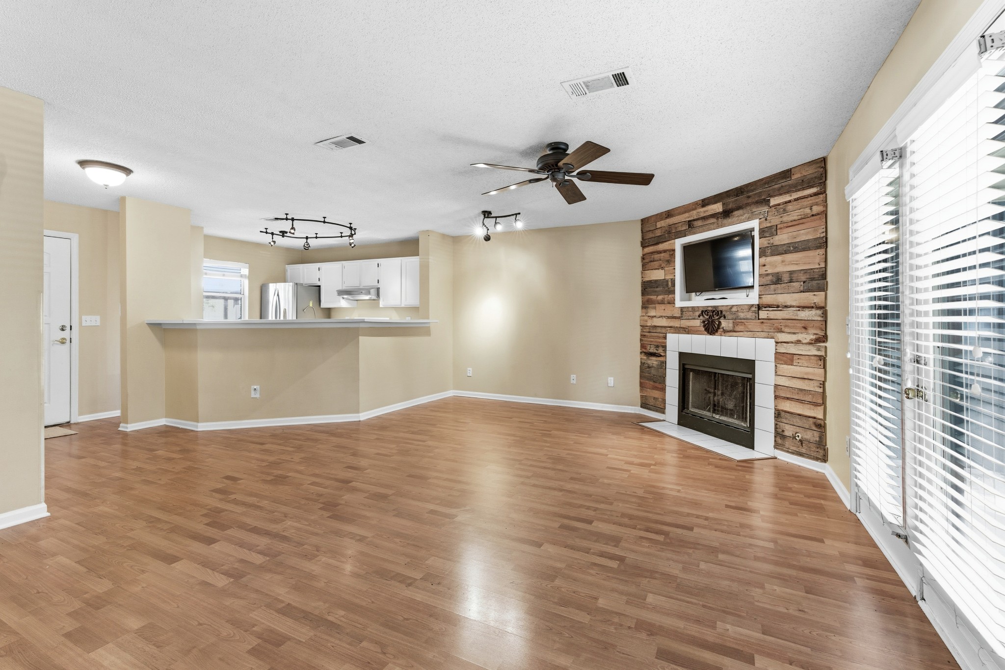 2009 Emery Lane Franklin, TN 37064 - Photo 10 of 39