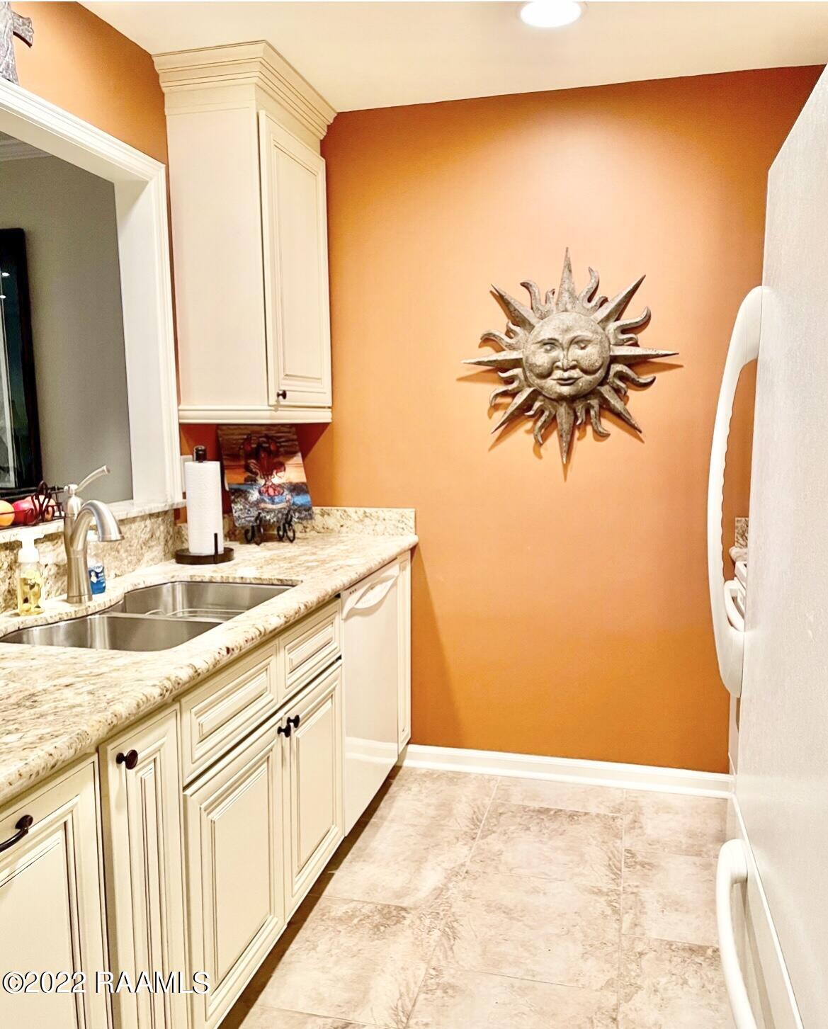 435 Rena Drive Lafayette, LA 70503 - Photo 5 of 13 IMG_0106 (1)