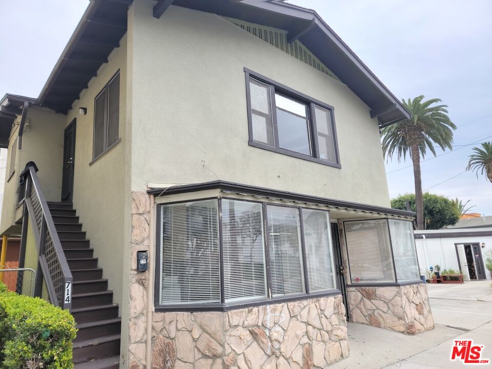 702 Cedar Avenue Long Beach, CA 90813 - Photo 2 of 25