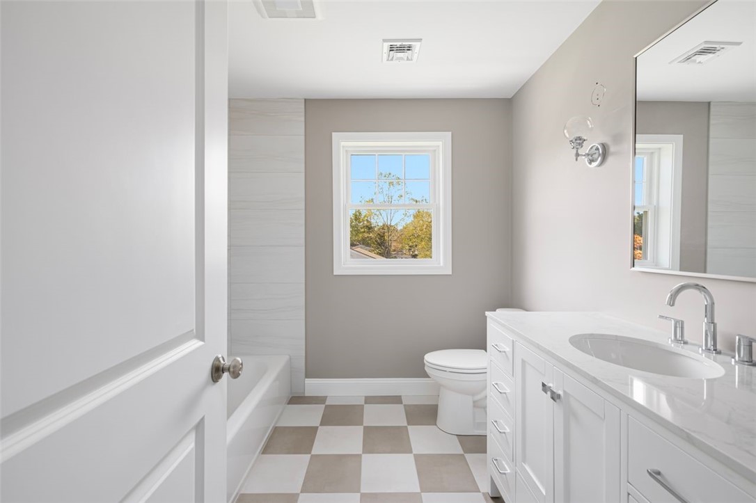 79 Pinehurst Avenue Warwick, RI 02889 - Photo 30 of 49 Full bathroom