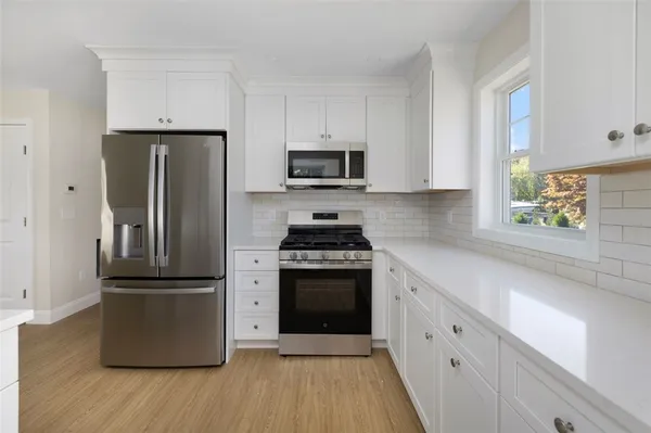 $399,000 | 79 Pinehurst Avenue, Warwick, RI 02889