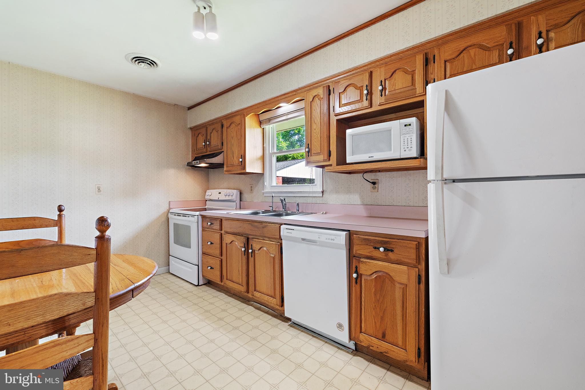 13531 Triadelphia Road Ellicott City, MD 21042 - Photo 2 of 46