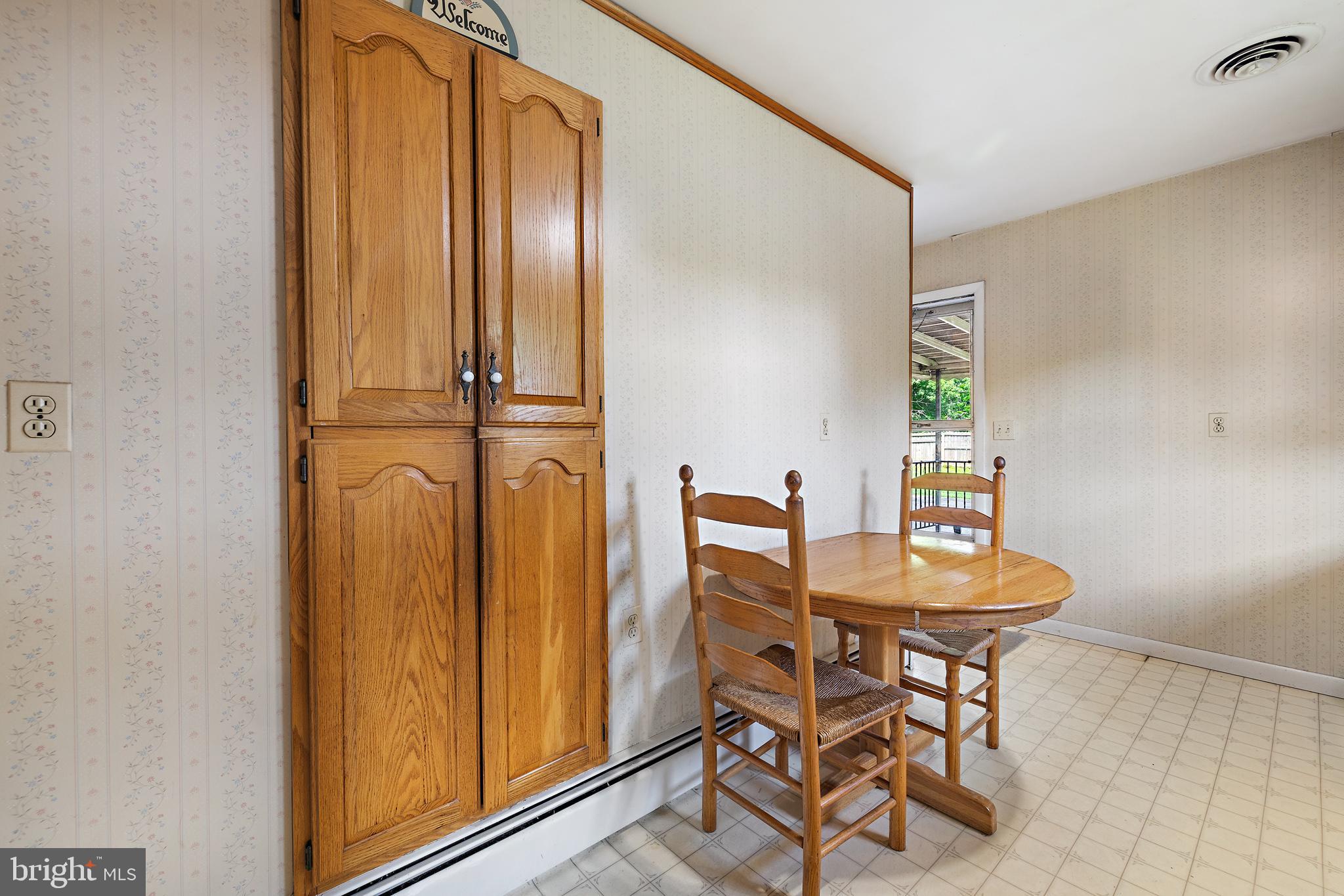 13531 Triadelphia Road Ellicott City, MD 21042 - Photo 4 of 46