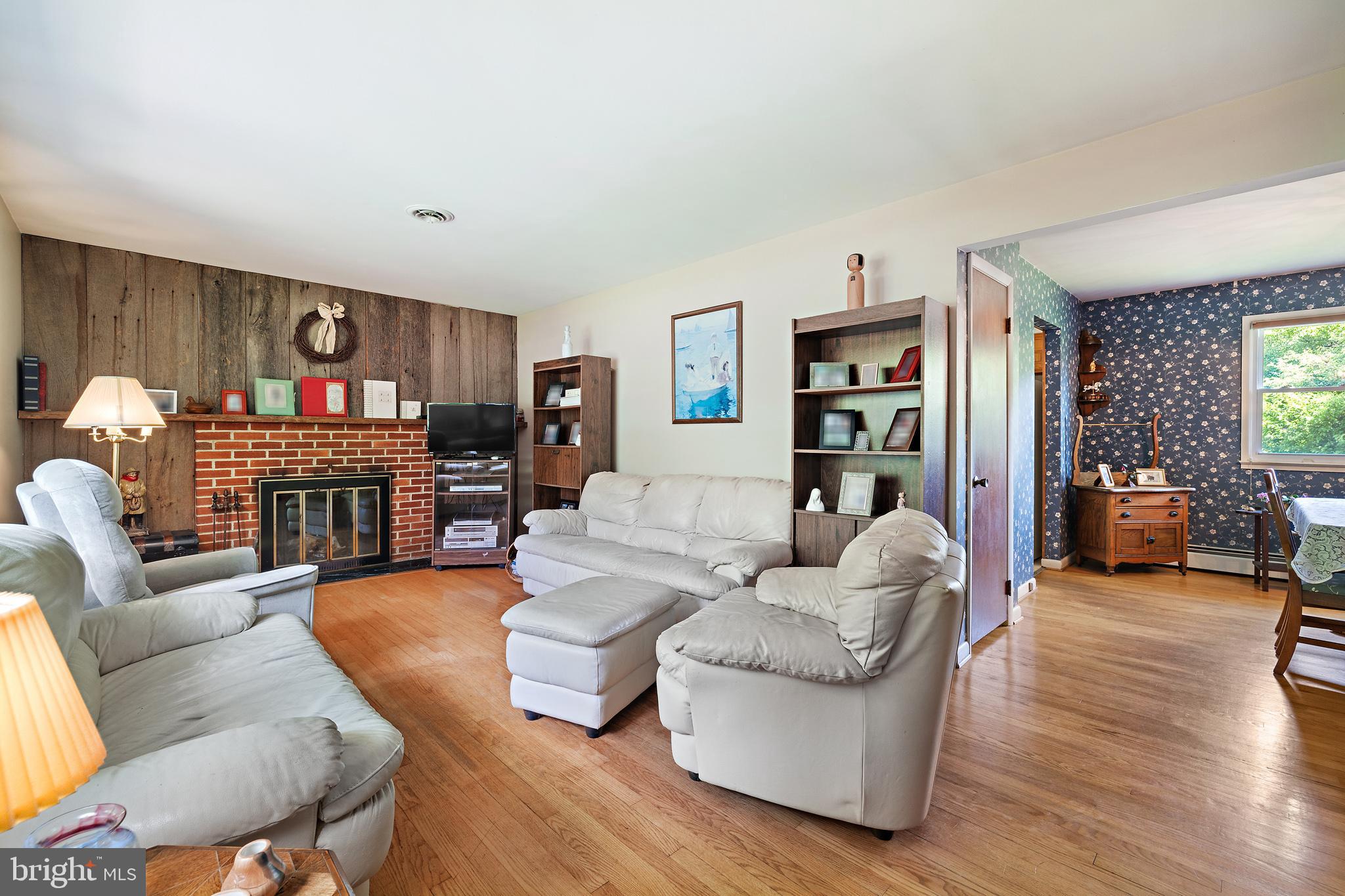 13531 Triadelphia Road Ellicott City, MD 21042 - Photo 8 of 46