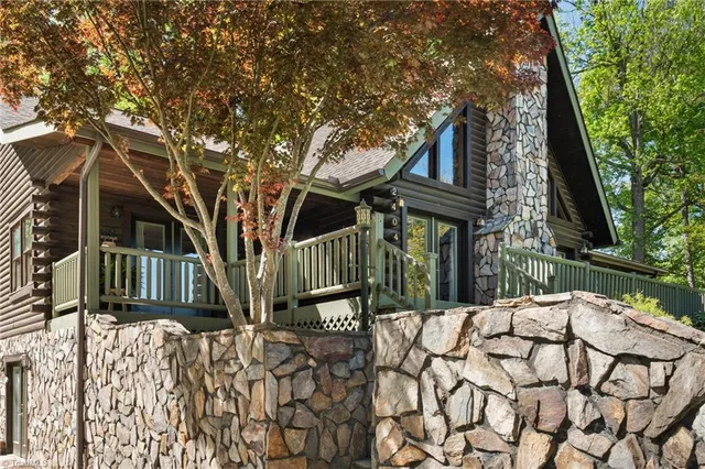 $600,000 | 2404 Hunters Ridge Drive, Pleasant Garden, NC 27313