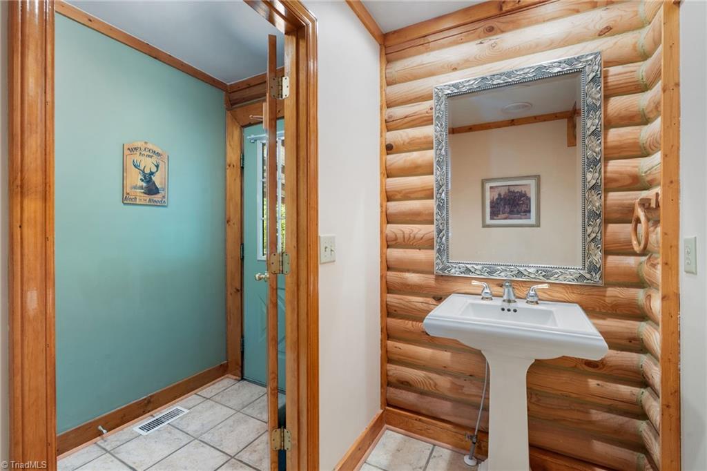 2404 Hunters Ridge Drive Pleasant Garden, NC 27313 - Photo 14 of 36