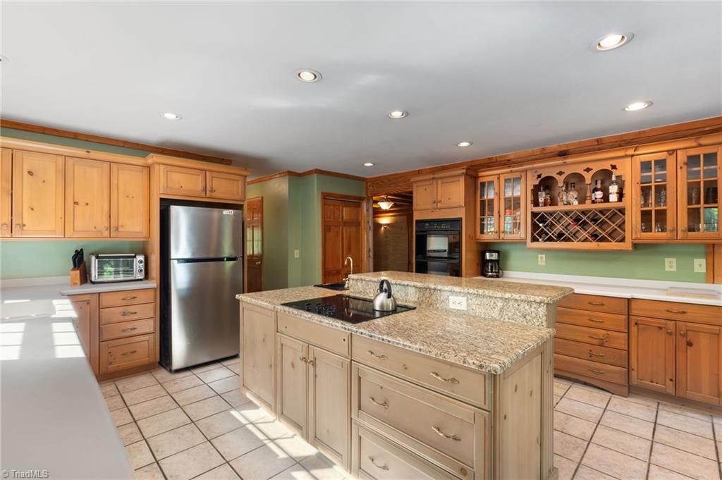 2404 Hunters Ridge Drive Pleasant Garden, NC 27313 - Photo 10 of 36