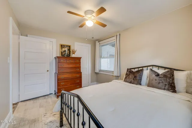 $240,000 | 212 Ferguson Avenue, Elizabethton, TN 37643