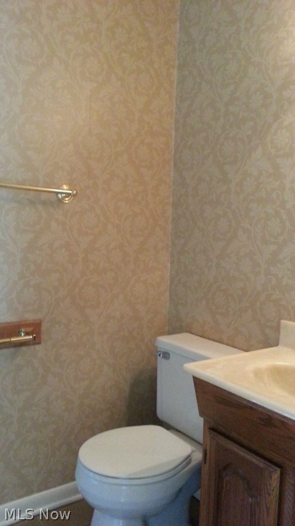 3892 South Turkeyfoot Road Akron, OH 44319 - Photo 7 of 15 Updated Half bath on main level.