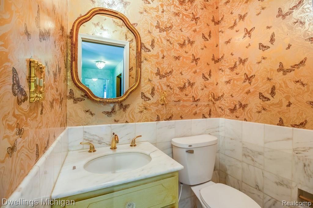 17386 Westhampton Road Southfield, MI 48075 - Photo 26 of 35 _MG_0043.jpg