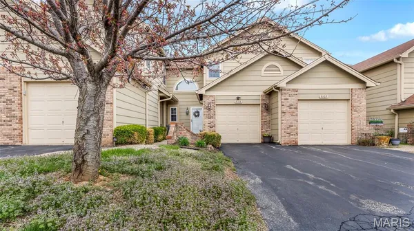 $230,000 | 3105 Autumn Shores Drive, Maryland Heights, MO 63043
