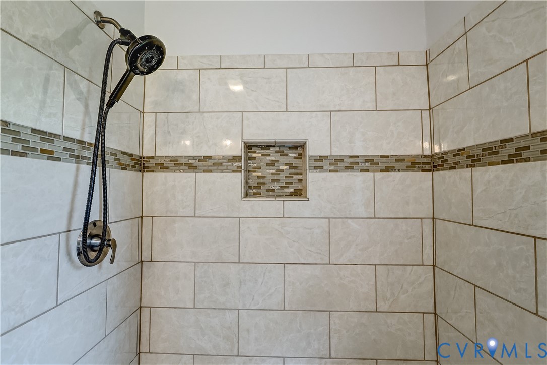8309 Lansdowne Road Henrico, VA 23229 - Photo 31 of 43