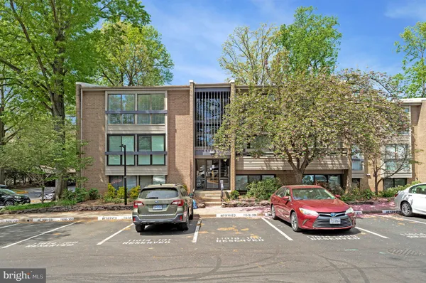 $374,900 | 11616 Ivystone Court, Unit 5/300A, Reston, VA 20191