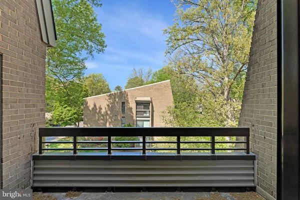 $374,900 | 11616 Ivystone Court, Unit 5/300A, Reston, VA 20191