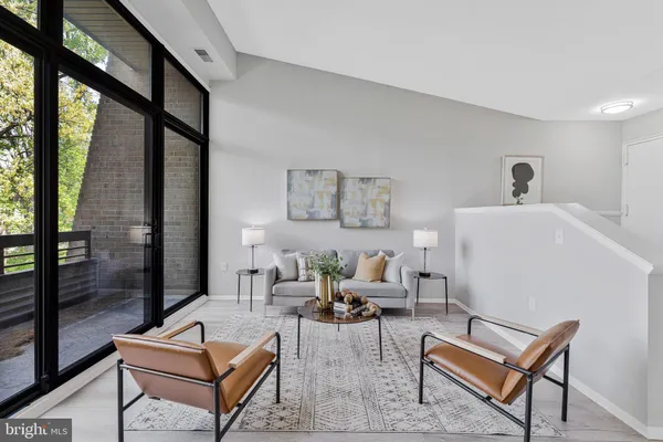 $374,900 | 11616 Ivystone Court, Unit 5/300A, Reston, VA 20191