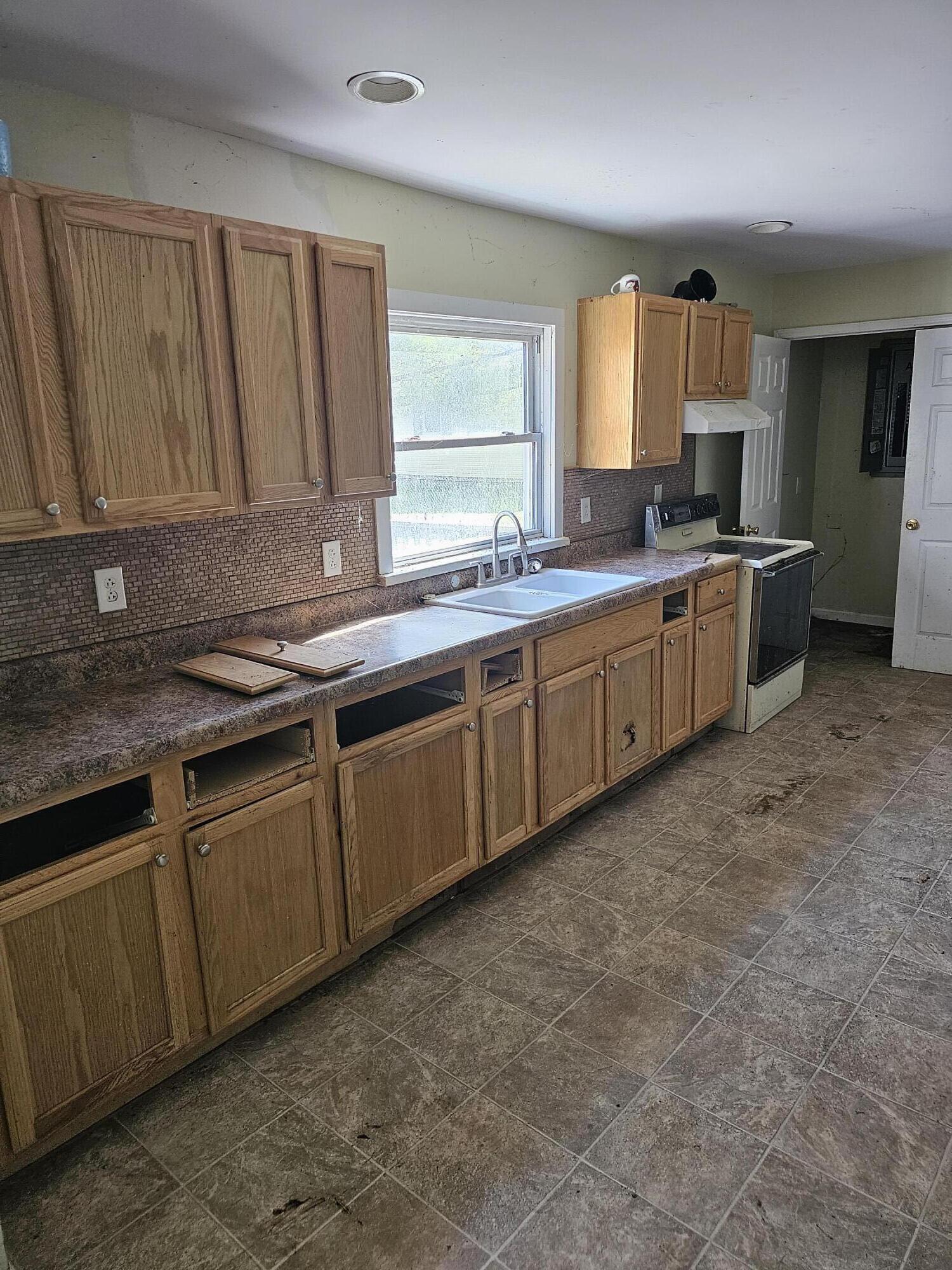 971 Jackson Fariston Road London, KY 40744 - Photo 4 of 12 20231024_131549