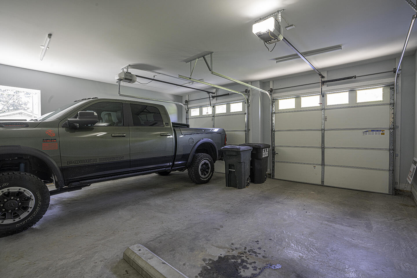 8423 Pine Ridge Road Ooltewah, TN 37363 - Photo 27 of 76 Garage 1