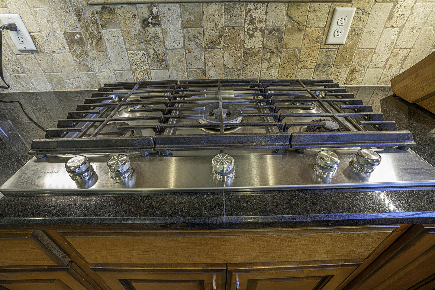 8423 Pine Ridge Road Ooltewah, TN 37363 - Photo 43 of 76 Stove Top Detail 2