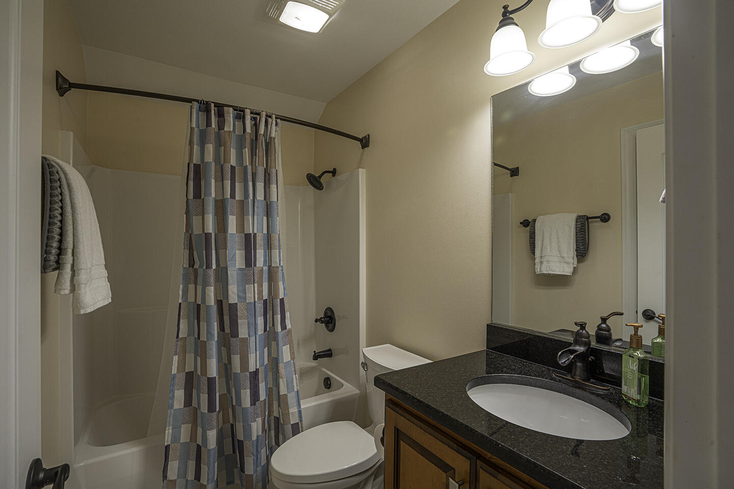 8423 Pine Ridge Road Ooltewah, TN 37363 - Photo 66 of 76 Upstairs Full Bathroom