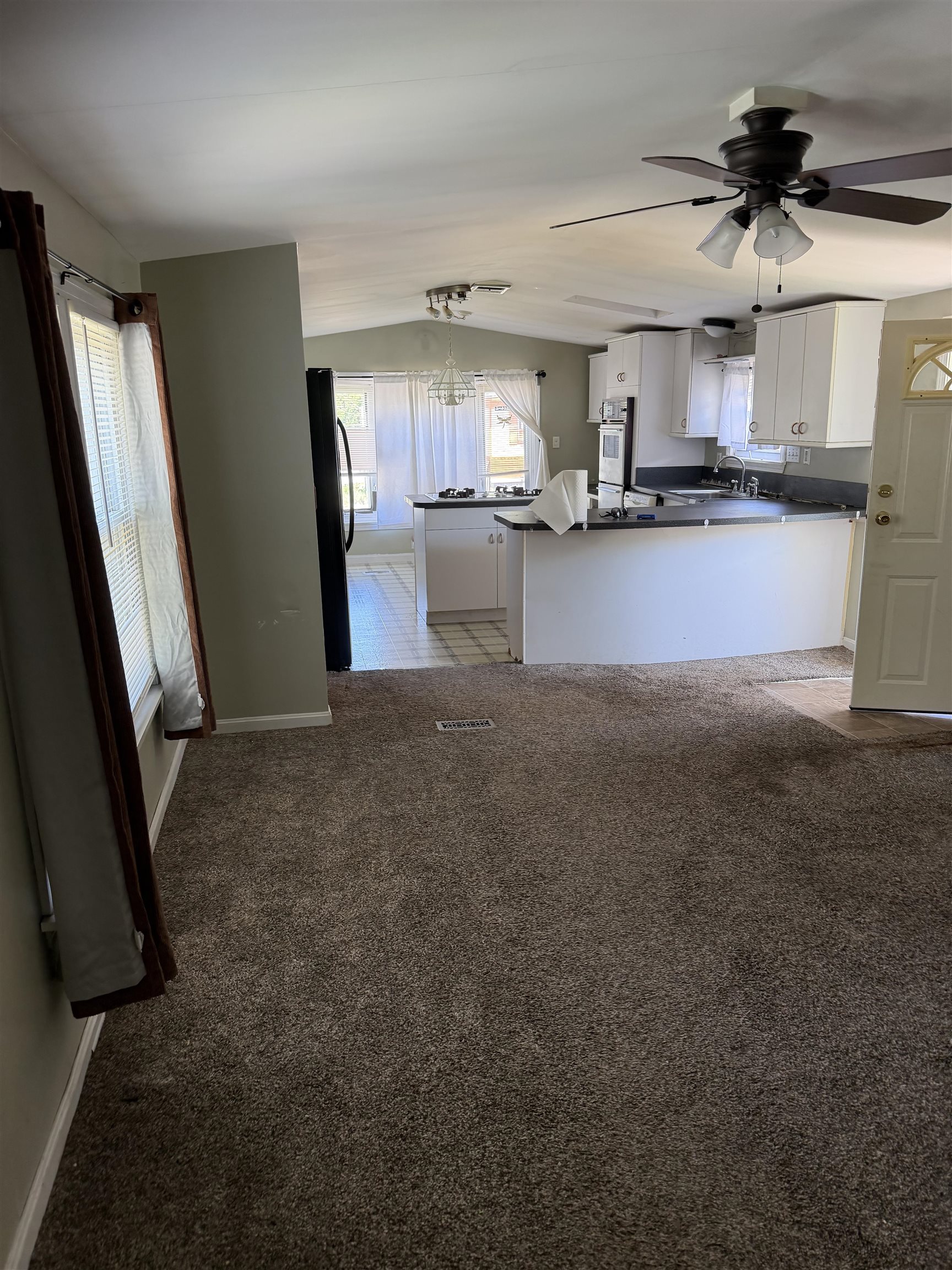 17 Wayland Circle Exeter, NH 03833 - Photo 2 of 19
