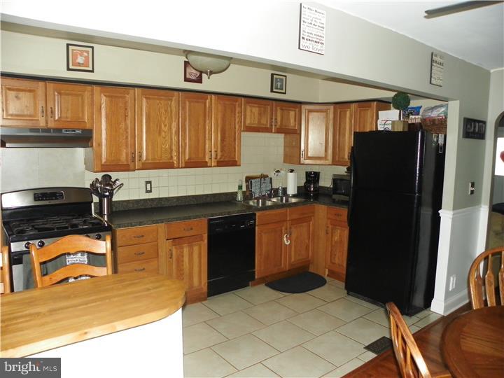 3022 Willits Road Philadelphia, PA 19136 - Photo 5 of 13 Kitchen