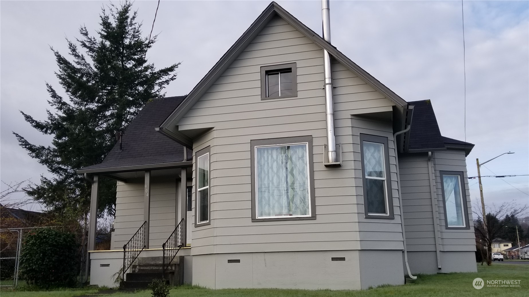 904 2nd Street Cosmopolis, WA 98537 - Photo 3 of 39 Gallery Image 3