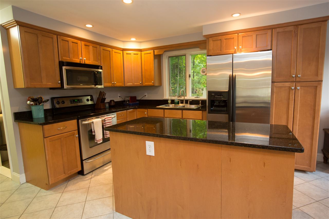 38 Cinnamon Ridge Road Somersworth, NH 03878 - Photo 6 of 32