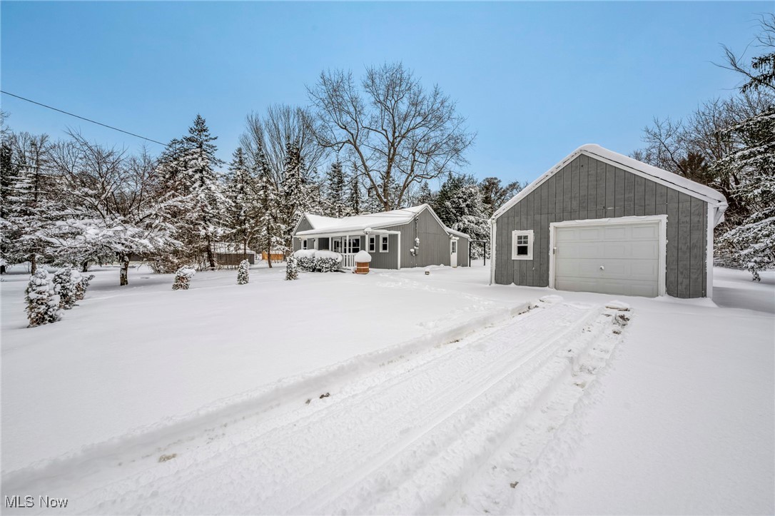 8564 Cedar Road Chesterland, OH 44026 - Photo 28 of 43