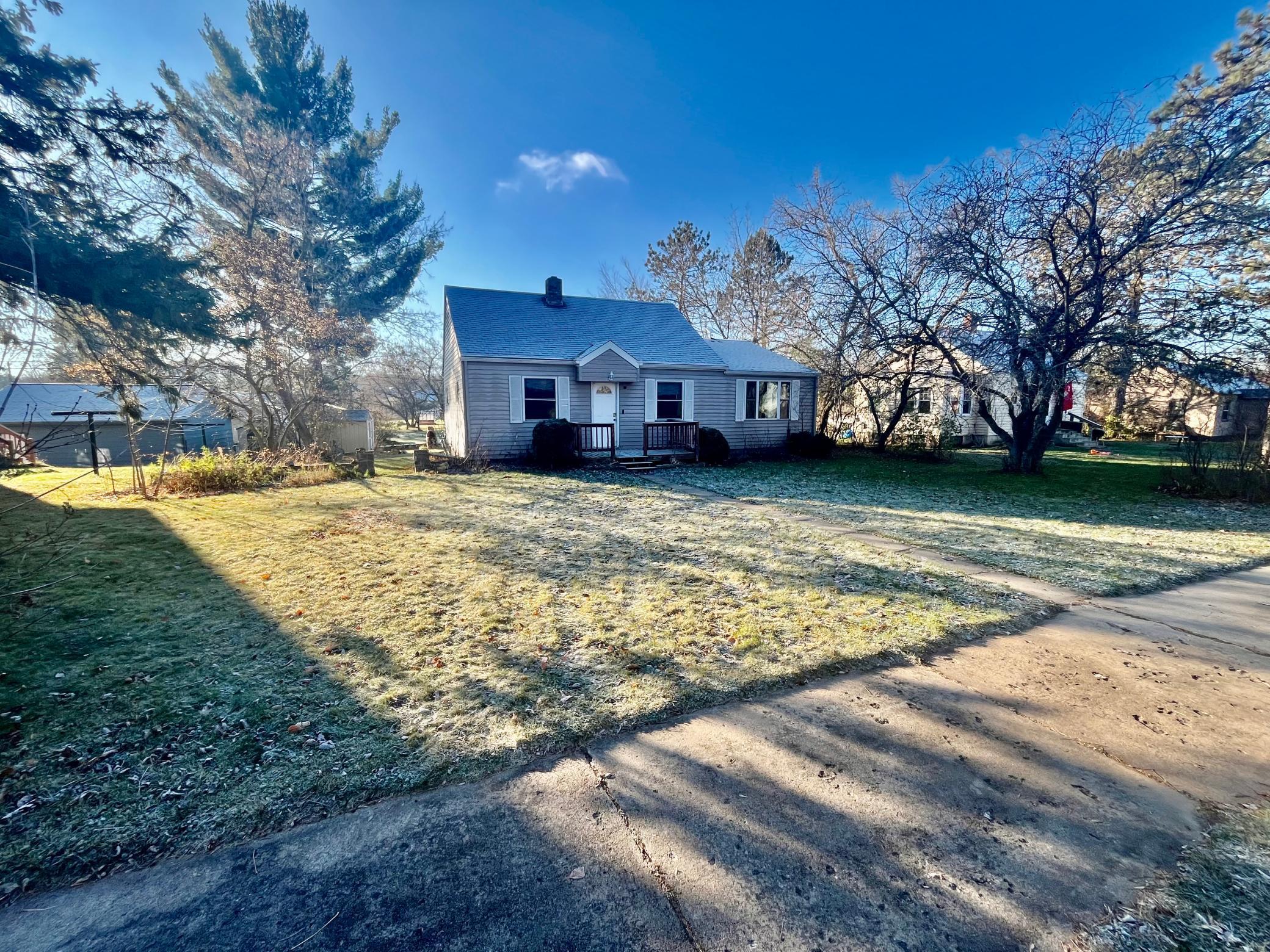 504 Mitchell Street Coleraine, MN 55722 - Photo 2 of 28