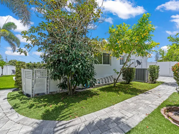$6,100 | 801 Southeast 14th Street, Deerfield Beach, FL 33441