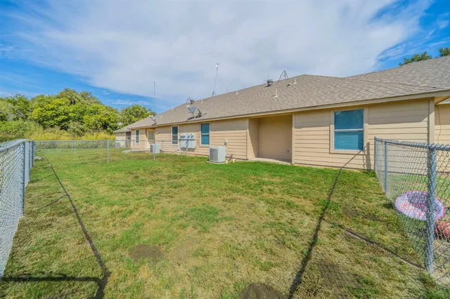 $1,375 | 122 Sunburst Court, Weatherford, TX 76087