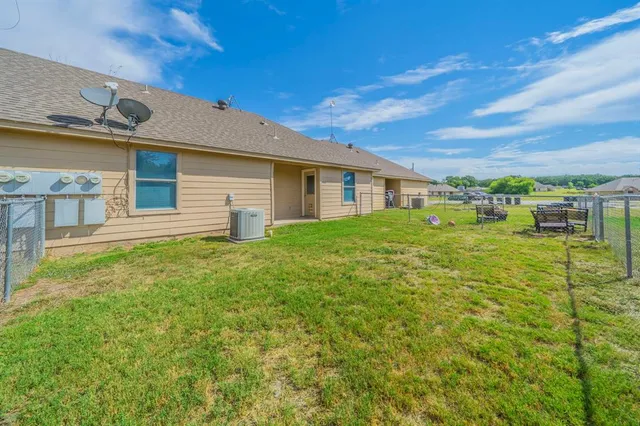 $1,375 | 122 Sunburst Court, Weatherford, TX 76087