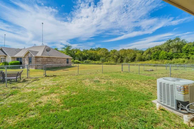 $1,375 | 122 Sunburst Court, Weatherford, TX 76087