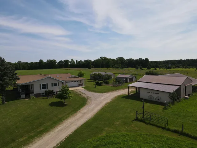 $480,000 | 2812 Shoreline Drive, Lupton, MI 48635