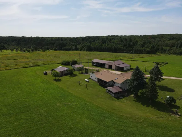 $480,000 | 2812 Shoreline Drive, Lupton, MI 48635