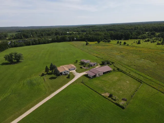 $480,000 | 2812 Shoreline Drive, Lupton, MI 48635