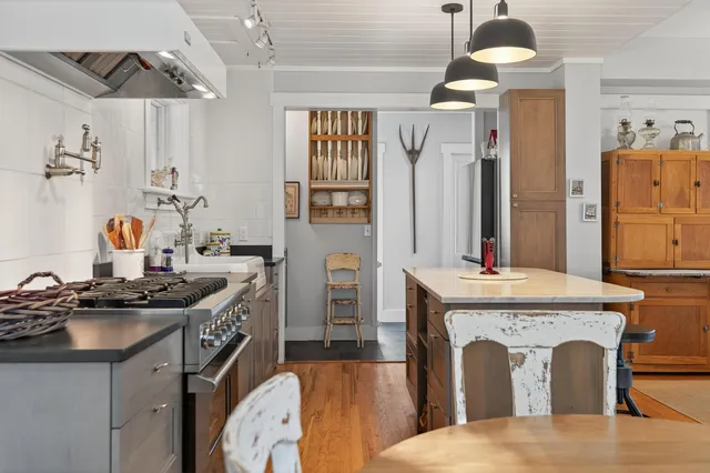 $1,600,000 | 202 Two Lights Road, Cape Elizabeth, ME 04107