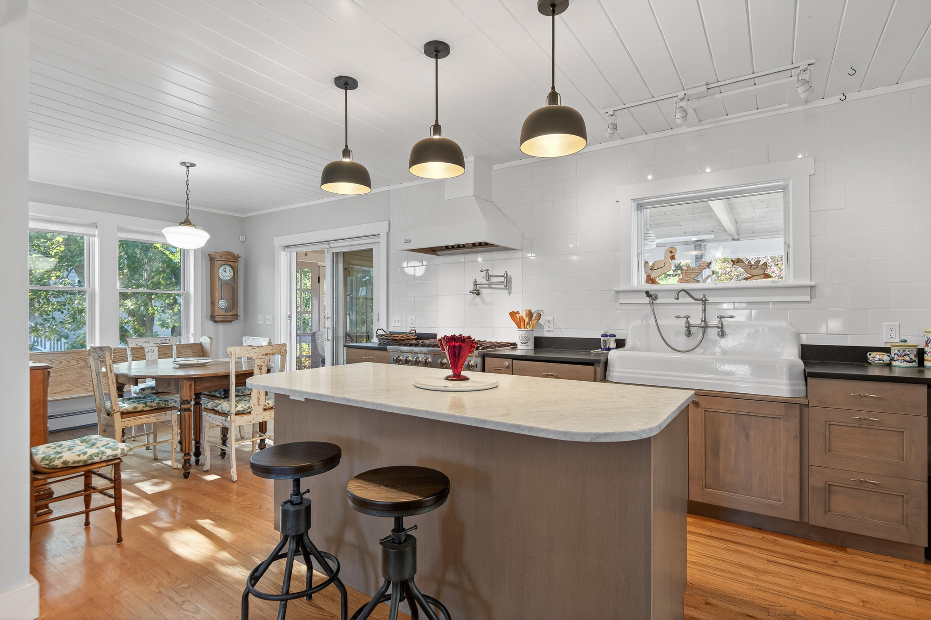 202 Two Lights Road Cape Elizabeth, ME 04107 - Photo 14 of 48 038_202 Two Lights Rd_MorneauStudios_Pri