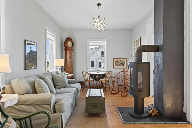 $1,600,000 | 202 Two Lights Road, Cape Elizabeth, ME 04107