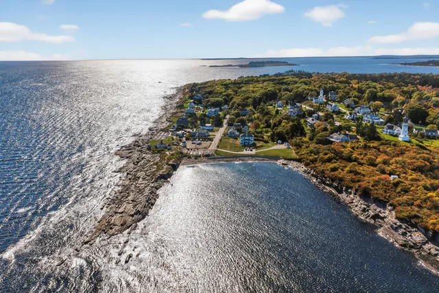 $1,600,000 | 202 Two Lights Road, Cape Elizabeth, ME 04107
