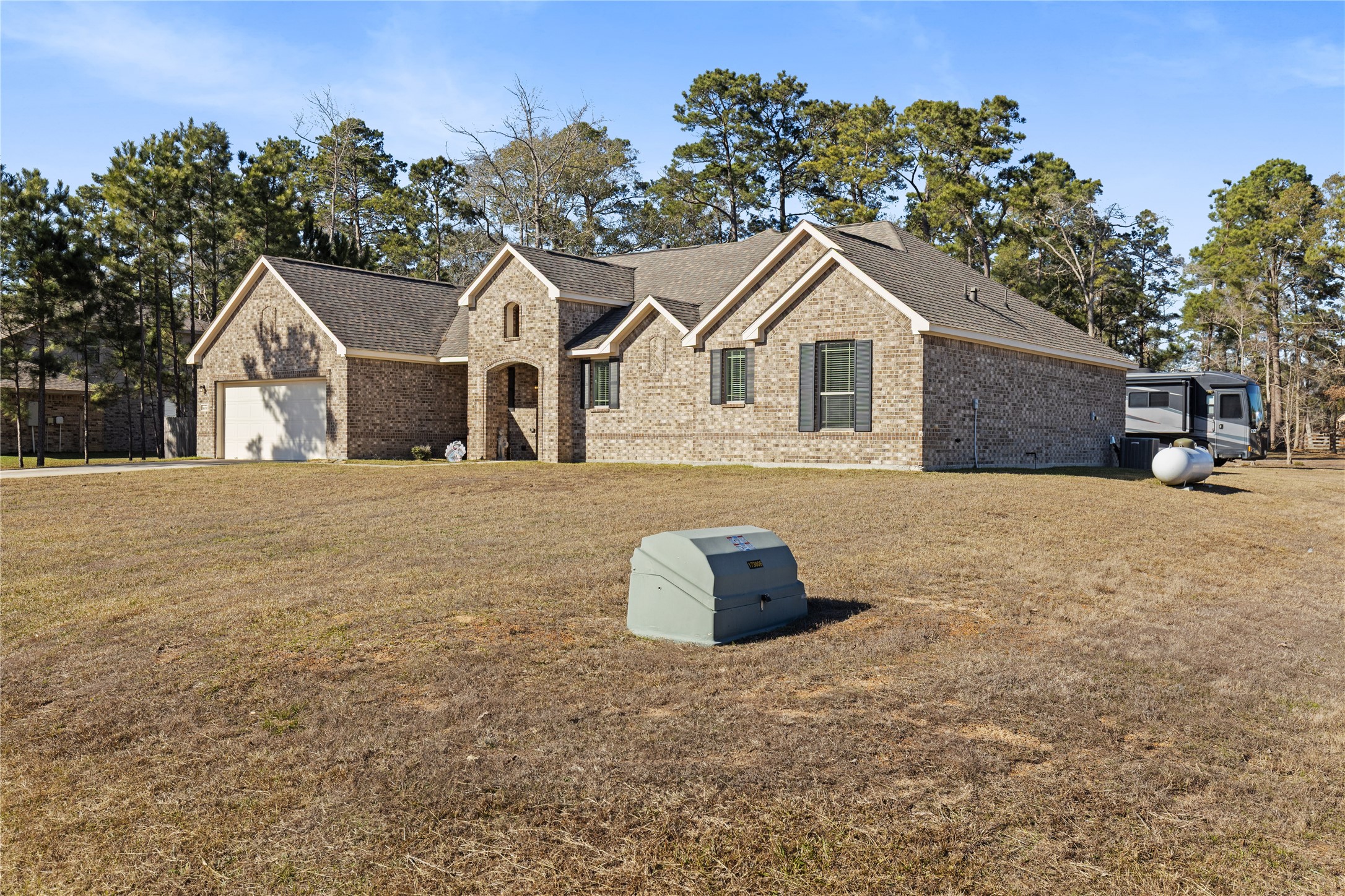 16151 Hidalgo Street Conroe, TX 77303 - Photo 2 of 35