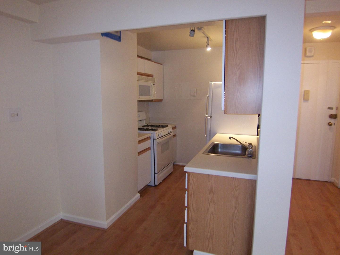 1601 18th Street Northwest, Unit 406 Washington, DC 20009 - Photo 9 of 30 Kitchen