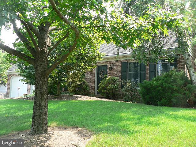 112 Ashley Drive Lititz, PA 17543 - Photo 1 of 10