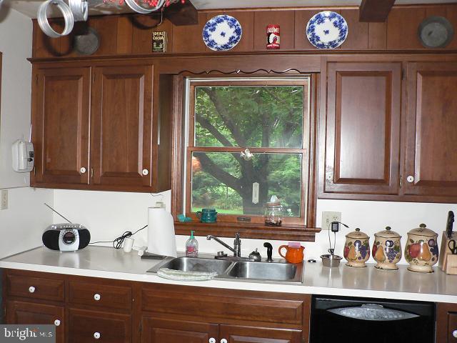 112 Ashley Drive Lititz, PA 17543 - Photo 2 of 10