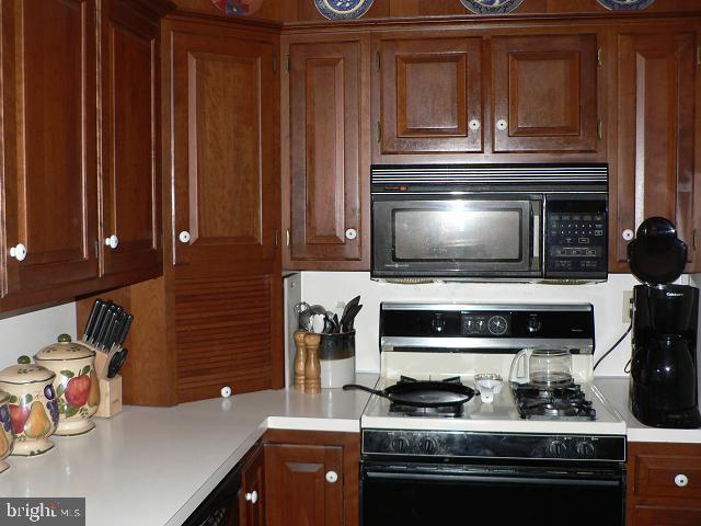 112 Ashley Drive Lititz, PA 17543 - Photo 4 of 10